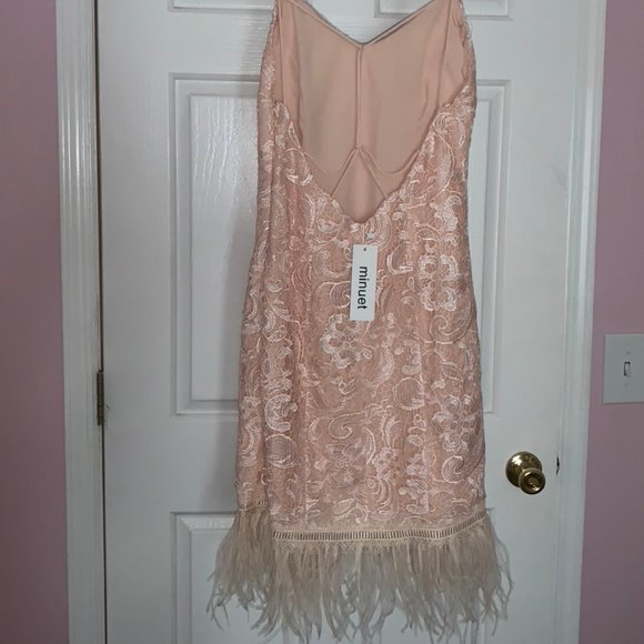 MINUET Lace feather trim dress - Picture 4 of 7